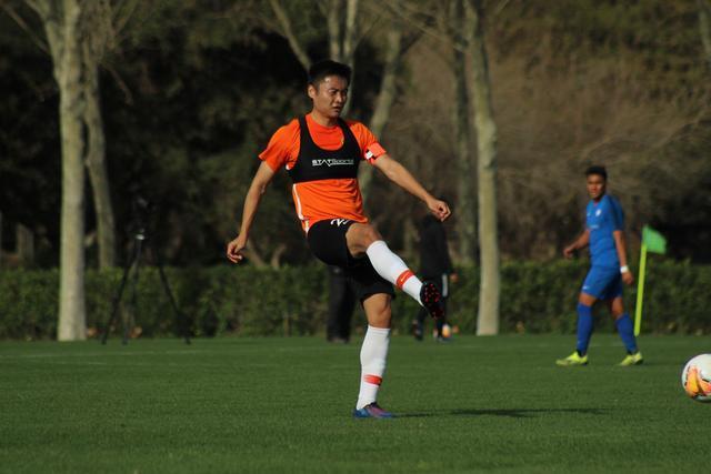 布莱克尼50分林葳25+9同曦大胜山西 张宁20分