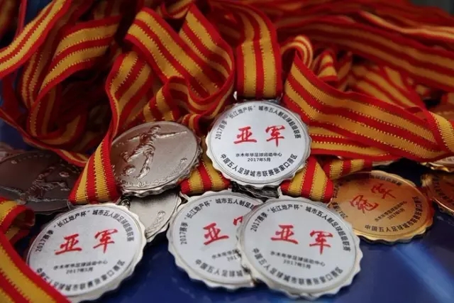 约基奇34+13威少两双詹姆斯18分 掘金大胜湖人